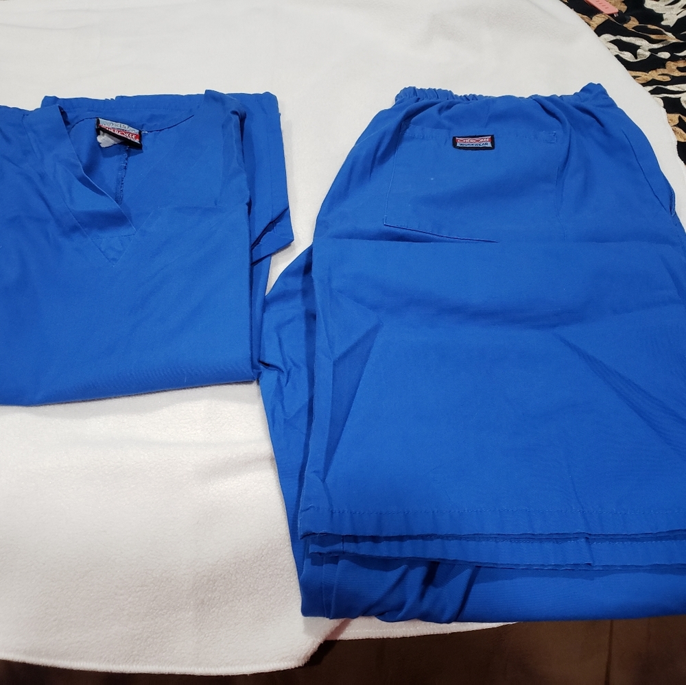 Womens Cherokee scrub set